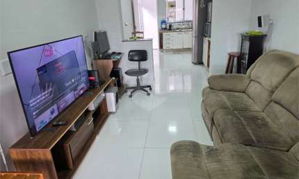 Casa térrea com 3 quartos à venda ou para locação em Vila Nivi - SP