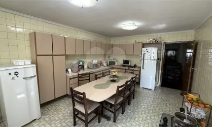 Sobrado com 3 quartos à venda ou para locação em Parque São Jorge - SP