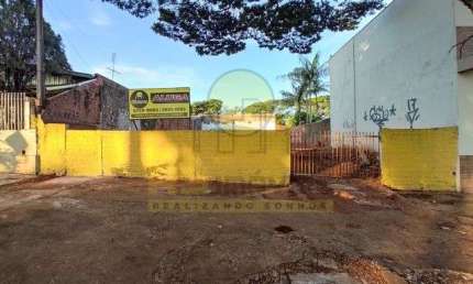 Terreno comercial para alugar na Avenida Guedner, 87, Zona 08, Maringá por R$ 2.500