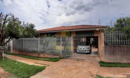 Casa com 3 quartos à venda na Rua Ivio Domingos Crestani, 414, Parque Hortência, Maringá, 144 m2 por R$ 350.000