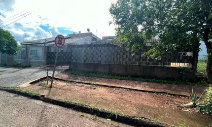 Casa com 2 quartos para alugar na Rua Bemtevi, 1169, Jardim Everest, Maringá