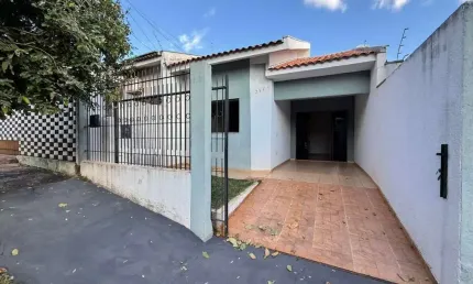 Casa com 3 quartos para alugar na Rua Pioneiro Toshinori Tsukada, 217, Parque das Laranjeiras, Maringá