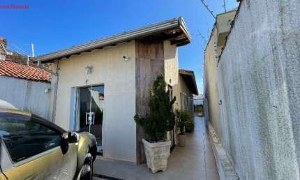 Casa à venda no Cibratel com Edícula: 800 metros do mar em Itanhaém, SP.