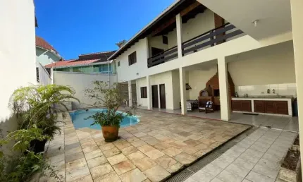 SOBRADO PROXIMO A PRAIA NO CIBRATEL I COM 4 DORMITORIOS