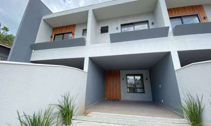 Casa com 3 quartos à venda no São Marcos, Joinville 