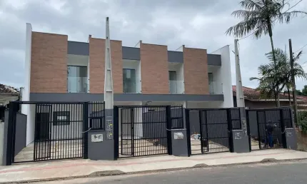 Casa com 3 quartos à venda no Iririú, Joinville 