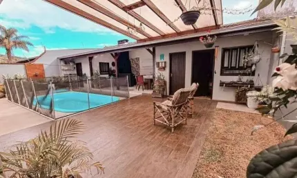 Casa com 4 quartos à venda no Bom Retiro, Joinville , 187 m2 por R$ 980.000