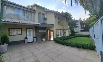 Freguesia eldorado casa 4 quartos  1.650.000 vazia ótimo local
