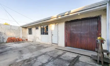 Casa não averbada AT 330m², AU 170m², Xaxim, Curitiba/PR