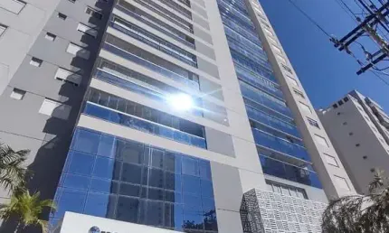 Apartamento com 4 suítes, varanda ampla com churrasqueira, vista livre!