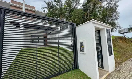 Casa com 3 quartos à venda no Atiradores, Joinville 