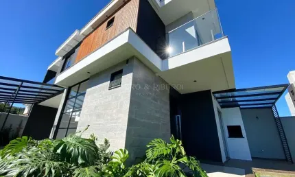 Casa com 3 quartos à venda no Saguaçu, Joinville 