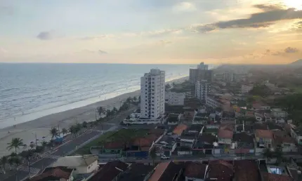 Apartamento para venda possui 64 metros quadrados com 2 quartos em Vila Atlântica - Mongaguá - SP