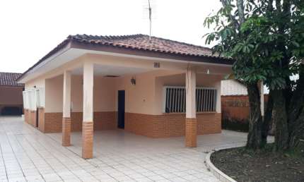 CASA 3 DORMITÓRIOS COM EDÍCULA NA PRIMEIRA QUADRA DA PRAIA