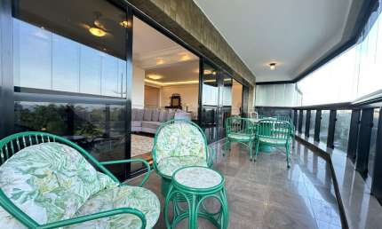 APARTAMENTO ALTO PADRÃO COM 252M²  DE FERENTE PARA O MAR