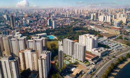 Apartamento 02 dormitorios com vaga e varanda - Parque São Jorge
