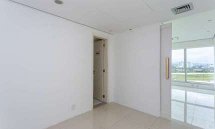 Sala comercial à venda no Cristal, Porto Alegre 