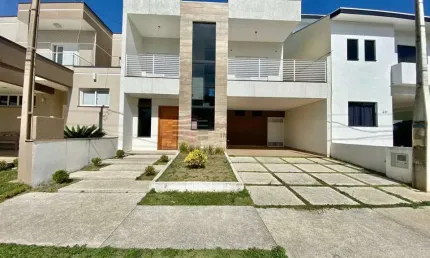 Sobrado em condomínio a Venda no Jardim Oásis no Piracanguá em Taubaté