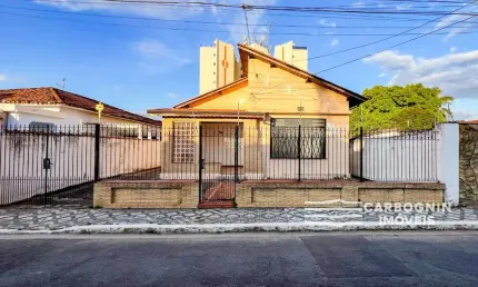 Casa com 3 quartos à venda na Rua Capitão Carlos de Moura, 338, Vila Pantaleão, Caçapava