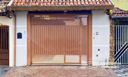Casa com 4 quartos para alugar na Rua Joaquim Rafael de Araújo, 271, Vila Naly, Caçapava