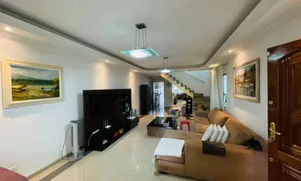 Casa à venda na Rua Belchior de Ordas, 400, Vila Leonor, São Paulo