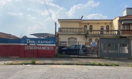 Sobrado com grande terreno para venda na Vila Maria