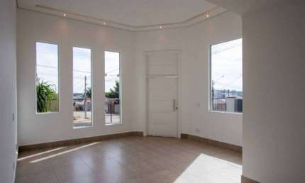 Linda Casa com 3 dormitórios e 2 vagas no Residencial Quinta dos Vinhedos