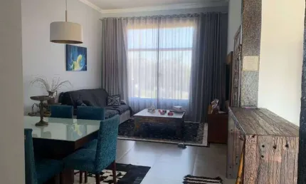 Casa Plana com 3 dormitórios no Condomínio Jardim Flamboyant