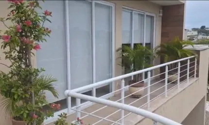 Condomínio Portal Horizonte Casa Plana com 3 suítes, 5 wc, 5 vagas cobertas Locação