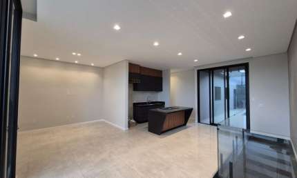 Residencial Monreale Casa Plana com 3 quartos, 3 wc e 2 vagas. Diferenciada!
