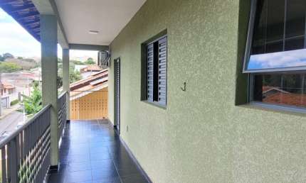 Residencial das Ilhas Sobrado com 3 Quartos, Escritório, 4 wc, Edícula e 4 Vagas