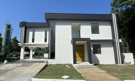 Casa com 3 quartos à venda na Avenida Frederico Baird, 621, Ponta Negra, Manaus