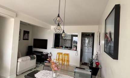 Cond. Acquarelle – Mobiliado, com 3 quartos sendo 1 suíte, varanda