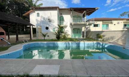 Casa Sobrado no Ponta Itapuganga – piscina, 5 suítes e edícula