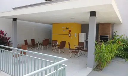 Cond. Realize Torres– com modulados e climatizado, 2 quartos, banheiro.