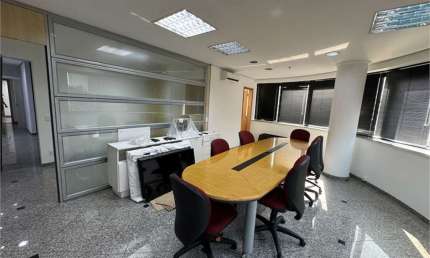 Laje Comercial no Brooklin - andar com 186,3m2 - 5 vagas - manobrista