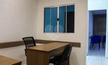 Sala comercial para locação com 15m² -Vila Carmosina.