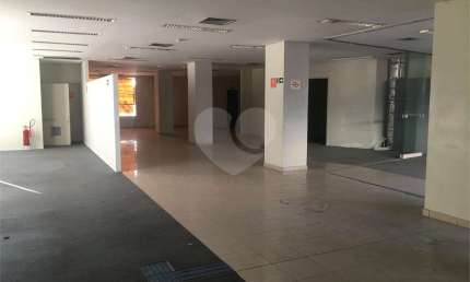 SALÃO COMERCIAL  COM 700M² - PRÓXIMO AO LARGO DA VILA PRUDENTE.