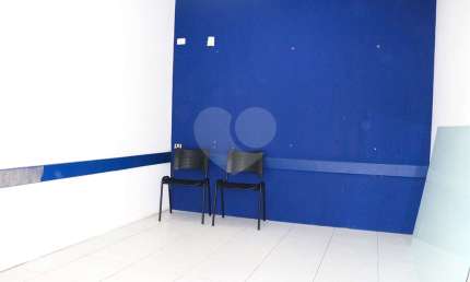 Sala comercial para locação com 17m² - Vila Carmosina.