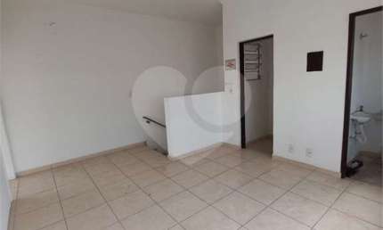Casa comercial para alugar na Rua Iacri, 104, Vila Carrão, São Paulo