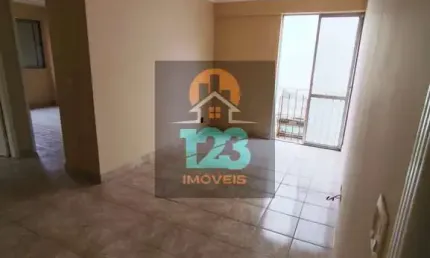 Apartamento 2 dorms, 1 banheiro, sala ampla, cozinha e armários embutidos