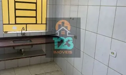 Casa 1 dorm, cozinha e banheiro próximo da Avenida João Paulo