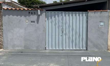 Casa para alugar em Jardim Aeroporto I de 60.00m² com 2 Quartos e 1 Garagem