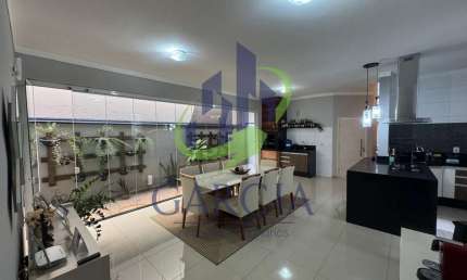 Casa para venda em Jardim Santa Mônica I de 200.00m² com 3 Quartos, 1 Suite e 2 Garagens