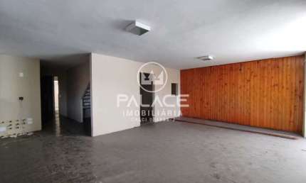Sala Comercial para alugar em Alemães de 263.00m² com 3 Garagens