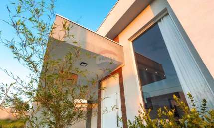 Casa de Condomínio para venda em Portal Dos Bandeirantes Salto de 209.00m² com 3 Quartos, 1 Suite e 4 Garagens