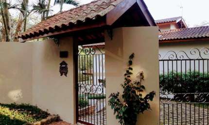 Casa para venda em Paisagem Renoir de 260.00m² com 3 Quartos, 1 Suite e 5 Garagens