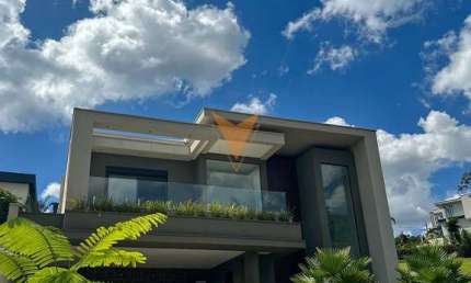 Casa para venda em Tamboré de 403.00m² com 5 Quartos, 5 Suites e 3 Garagens