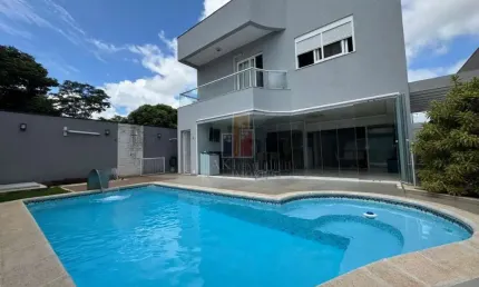 Casa de Condomínio para venda em Residencial Villaggio Iii de 300.00m² com 4 Quartos, 4 Suites e 3 Garagens