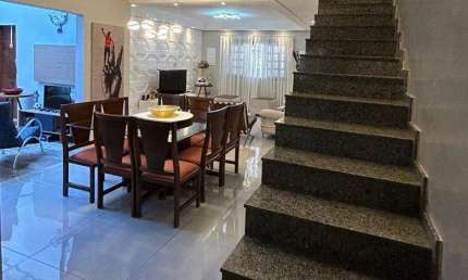 Casa para venda em Vila Lavínia de 174.00m² com 3 Quartos, 1 Suite e 2 Garagens